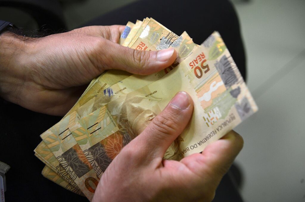 Renda média no Amapá bate recorde e chega a R$ 2.857, diz IBGE