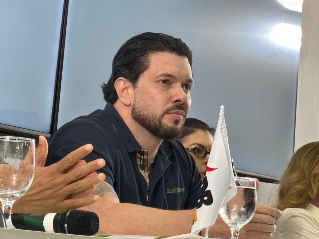 Acácio Favacho anuncia pré-candidatura ao Senado pelo Amapá