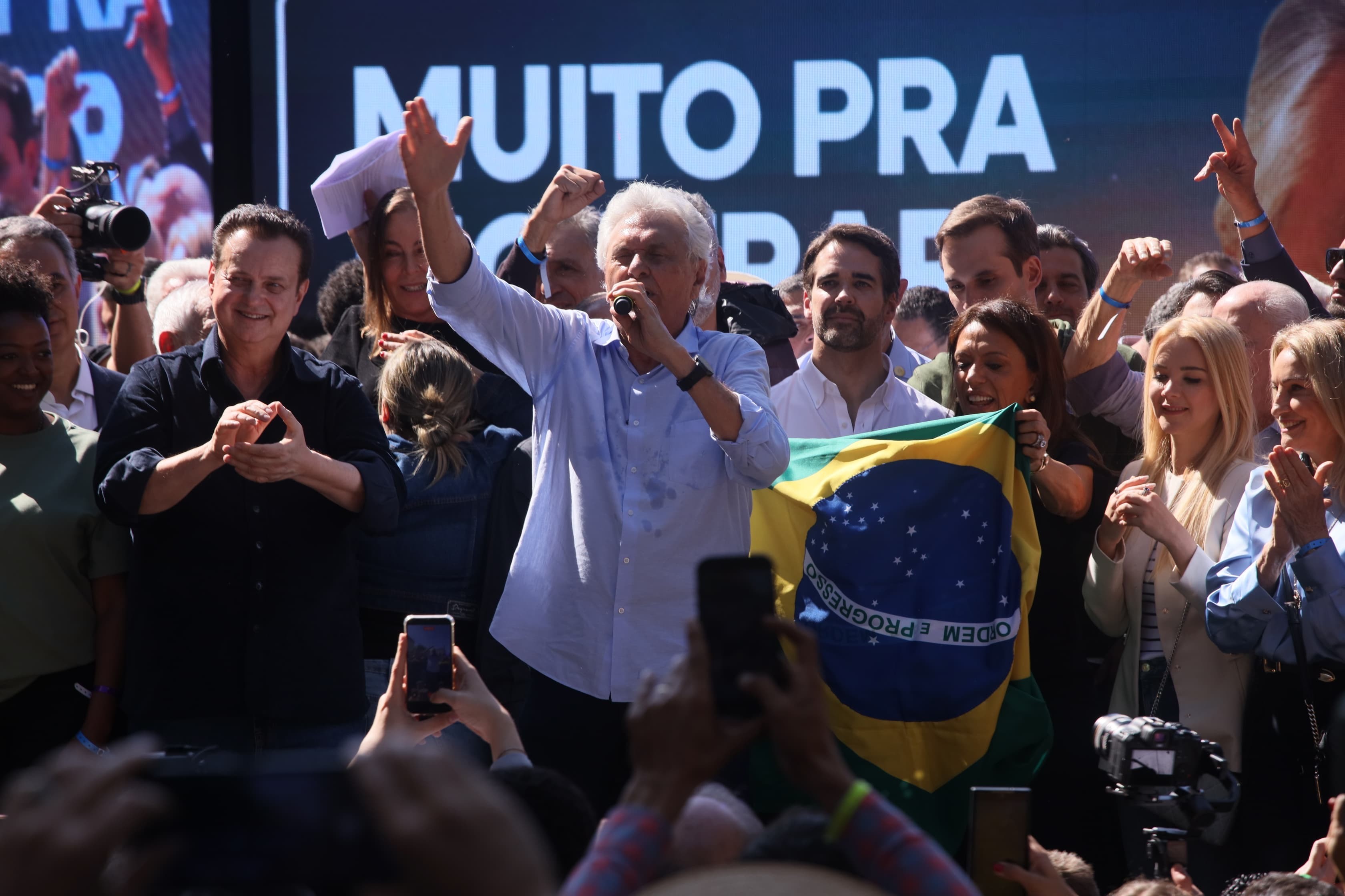 Caiado critica Lula e Flávio Bolsonaro em 1º discurso como candidato
