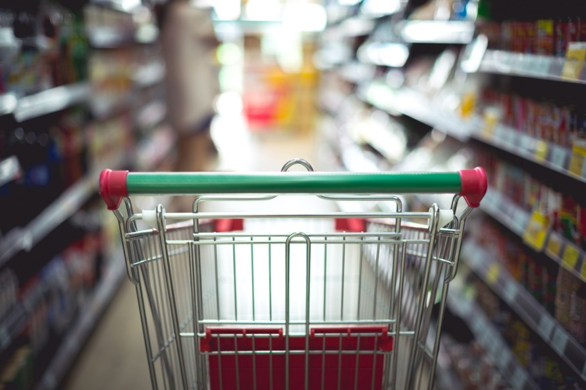 Rede de supermercados do AM é condenada por vender produtos impróprios